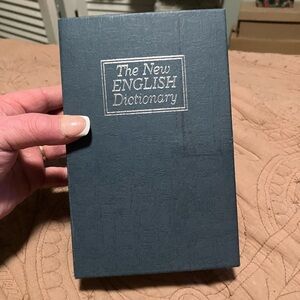Diversion Book Shaped Safe Disguised As The New England Dictionary